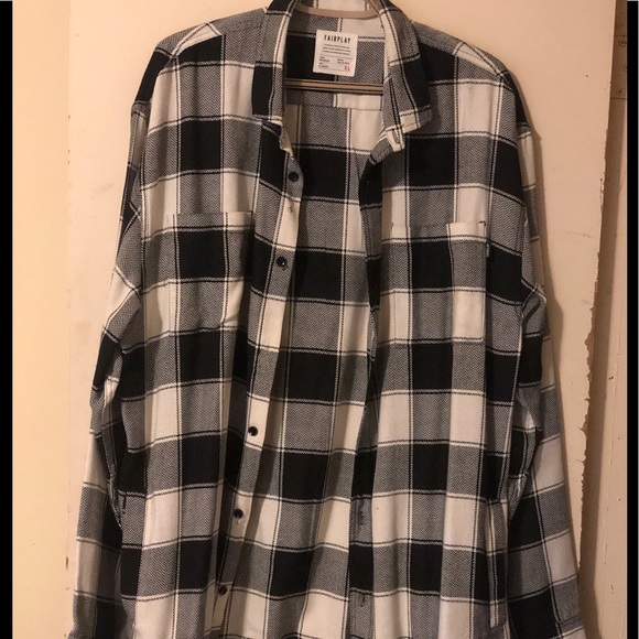 FairPlay Button Up Top - Picture 2 of 2